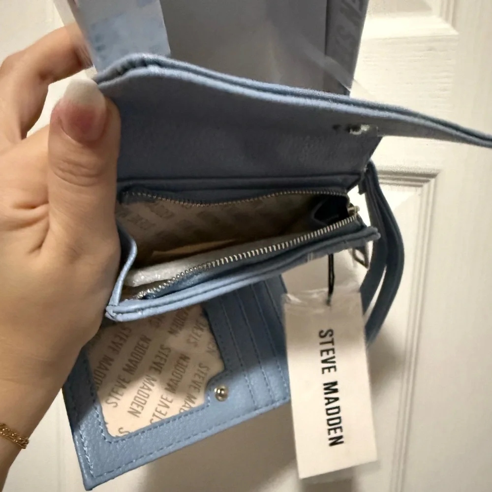 Steve Madden Blue Embossed Wallet - Picture 3 of 5